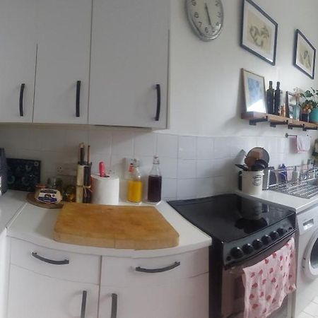 Centrel To London Single Bed Room Quiet Home With Host And Breakfast Buitenkant foto